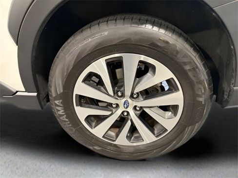Used 2023 Subaru Outback Premium image 37
