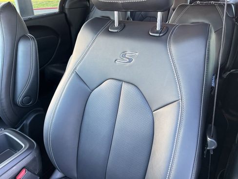 New 2026 Chrysler Pacifica Select w/ S Appearance Package FWD image 37