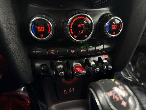 Used 2018 MINI Cooper S image 29