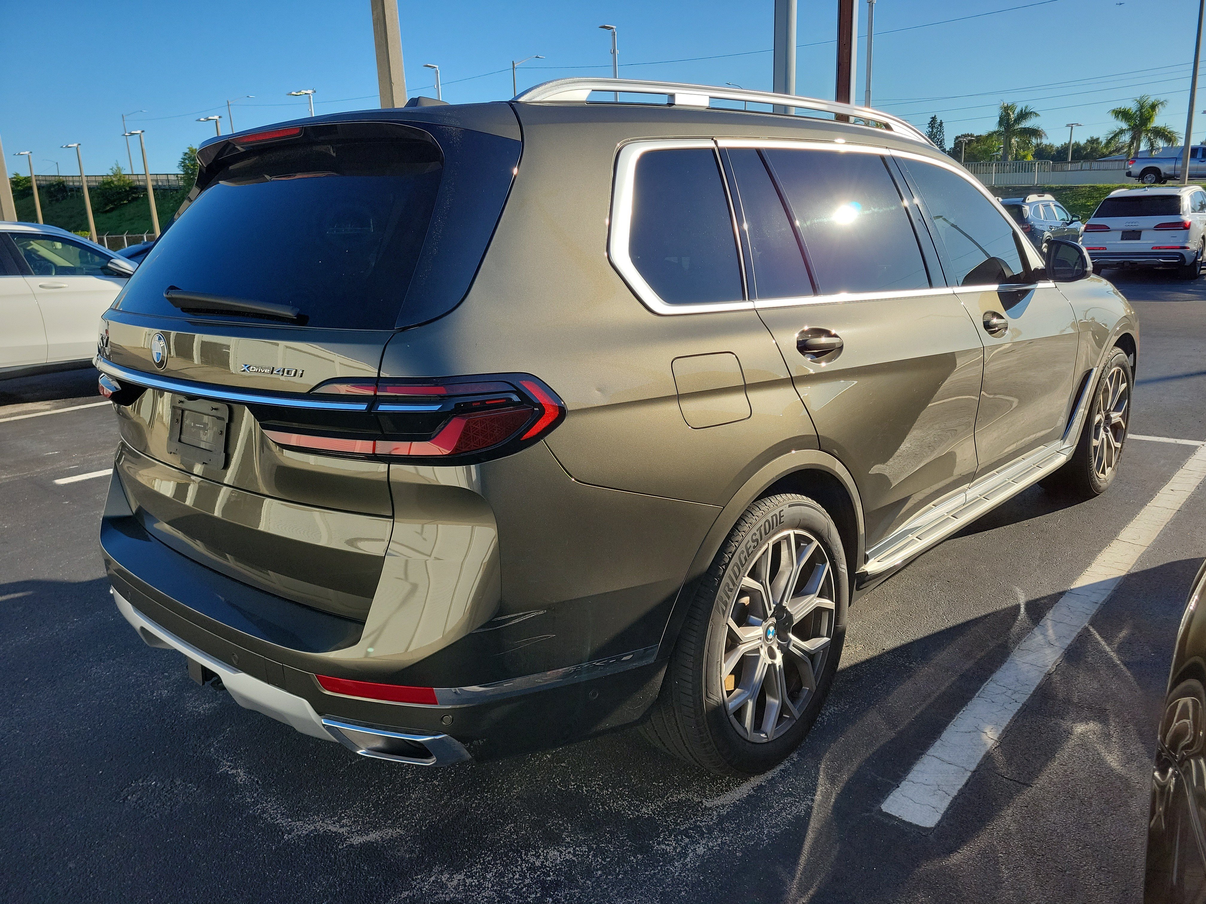 Used 2024 BMW X7 xDrive40i AWD/4WD image 3