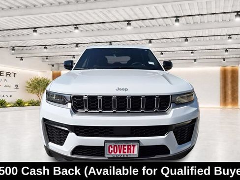 New 2026 Jeep Grand Cherokee Limited RWD image 2
