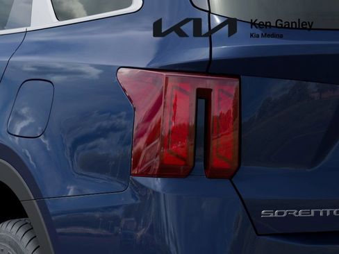 New 2026 Kia Sorento S w/ S Panoramic Sunroof Package AWD/4WD image 11