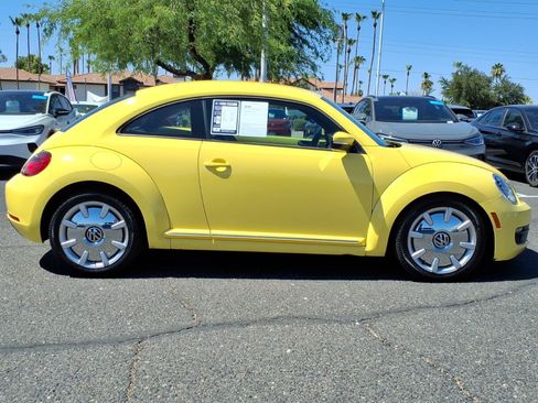 Used 2012 Volkswagen Beetle 2.5 FWD image 8