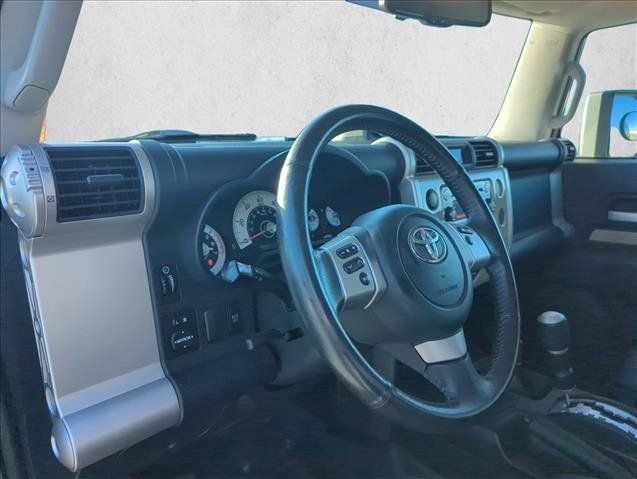 Used 2011 Toyota FJ Cruiser 4WD w/ Upgrade Pkg image 9
