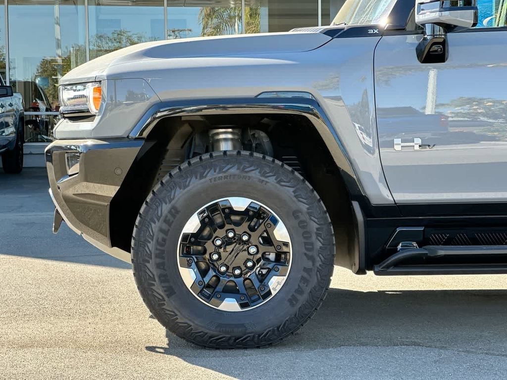 Used 2025 GMC Hummer EV 3X w/ Extreme Off-Road Package AWD/4WD image 34