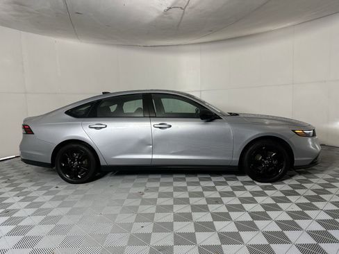 Used 2025 Honda Accord SE image 9