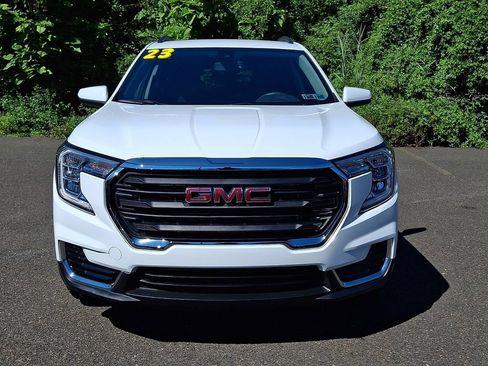 Certified 2023 GMC Terrain SLE w/ Driver Convenience Package FWD image 2