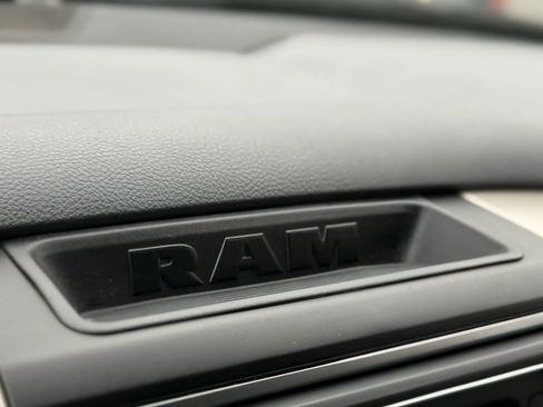 Used 2014 RAM 2500 SLT image 39