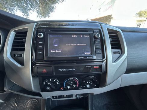 Used 2015 Toyota Tacoma PreRunner image 17