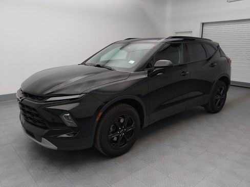 Used 2024 Chevrolet Blazer LT w/ Convenience Package FWD image 2