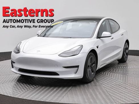 Used 2023 Tesla Model 3 Standard Range RWD image 1