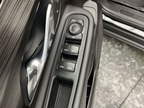 Certified 2024 GMC Terrain SLE w/ Driver Convenience Package image 8