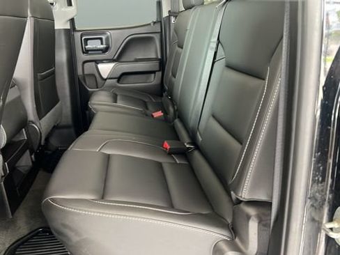 Used 2018 Chevrolet Silverado 1500 LT w/ Midnight Edition AWD/4WD image 19