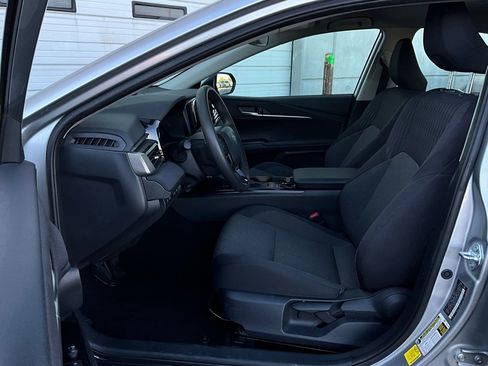 Used 2025 Toyota Camry LE image 10