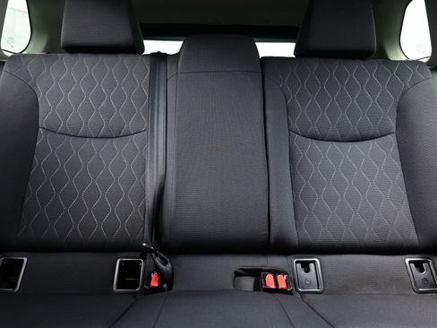 Used 2024 Toyota Corolla Cross LE image 15