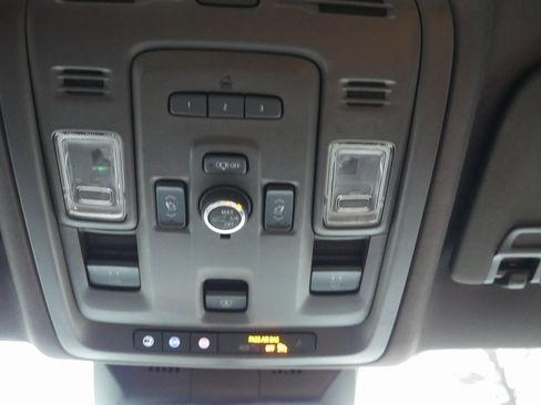 Used 2023 Cadillac Escalade ESV Premium Luxury image 23