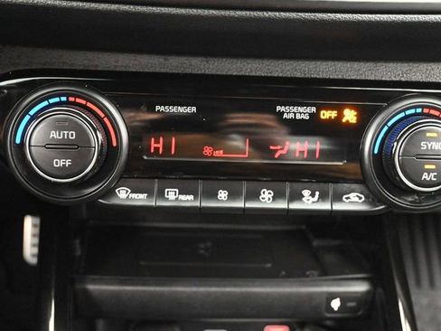 Used 2024 Kia Forte GT-Line w/ GT-Line Premium Package image 20