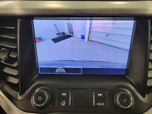 Used 2023 GMC Acadia SLE w/ Driver Convenience Package image 15