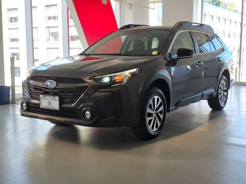 Used 2024 Subaru Outback Premium AWD/4WD image 1
