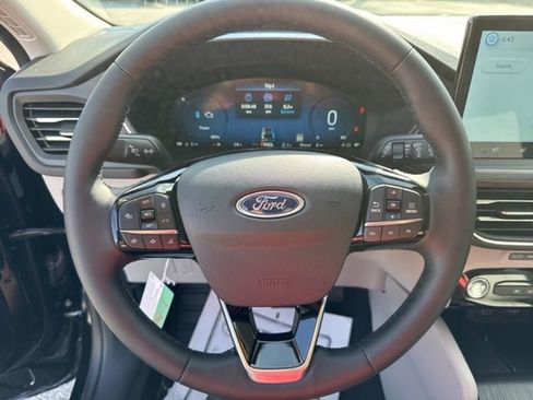 New 2025 Ford Escape PHEV w/ PHEV Premium Package image 13