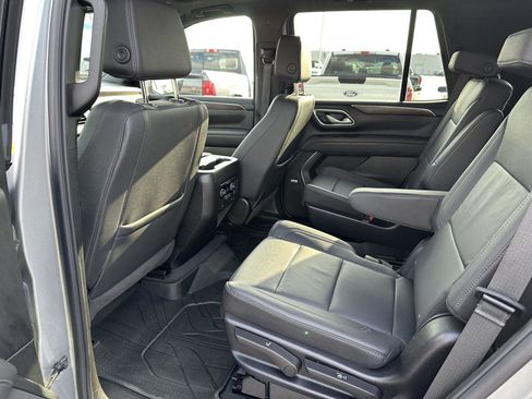 Used 2024 Chevrolet Tahoe Z71 w/ Luxury Package image 13