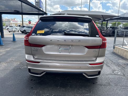 Used 2023 Volvo XC60 B5 Ultimate w/ Climate Package image 6