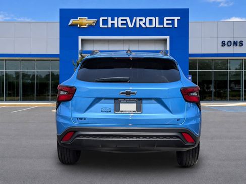 New 2026 Chevrolet Trax LT w/ Midnight Edition FWD image 6