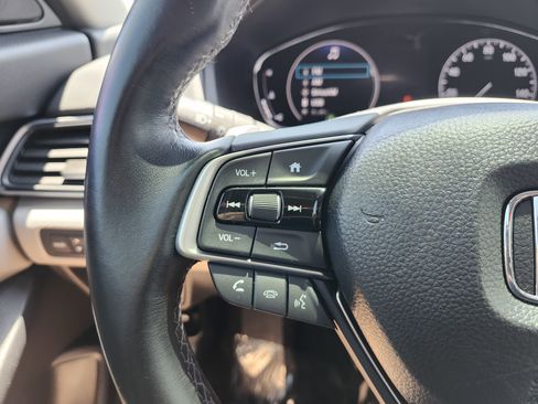 Used 2019 Honda Accord Touring image 40