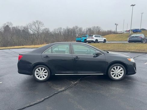 Used 2012 Toyota Camry XLE image 2