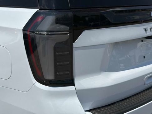 New 2026 Chevrolet Tahoe High Country AWD/4WD image 11