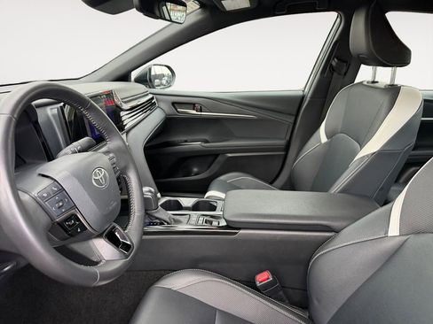 Certified 2025 Toyota Camry SE w/ Convenience Package AWD/4WD image 9