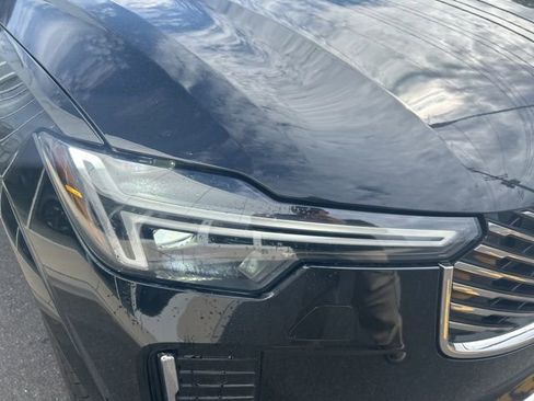 Certified 2025 Volvo XC90 B5 Plus AWD/4WD image 8