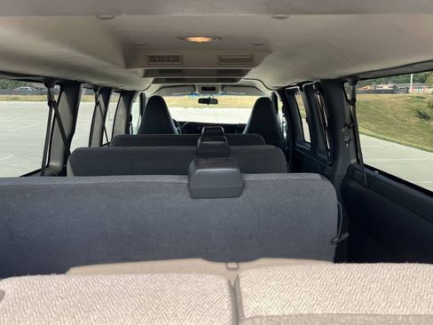 Used 2017 Chevrolet Express 3500 LT w/ LT Preferred Equipment Group RWD image 17