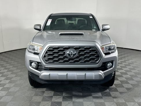 Used 2020 Toyota Tacoma TRD Sport AWD/4WD image 8