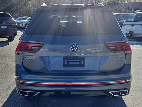 Certified 2022 Volkswagen Tiguan SEL R-Line image 31