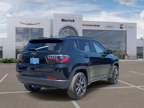 Used 2025 Jeep Compass Limited w/ Sun & Sound Group AWD/4WD image 6