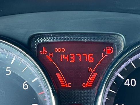 Used 2013 Nissan Versa SV FWD image 6