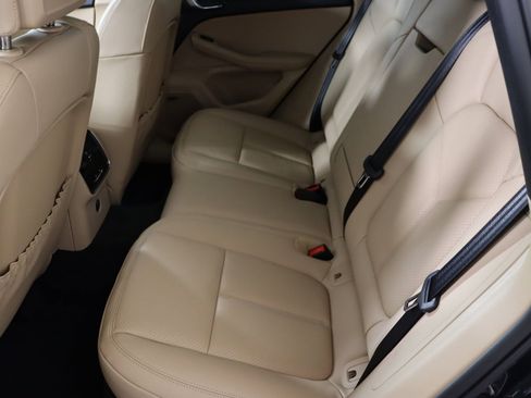 Used 2025 Porsche Macan image 15