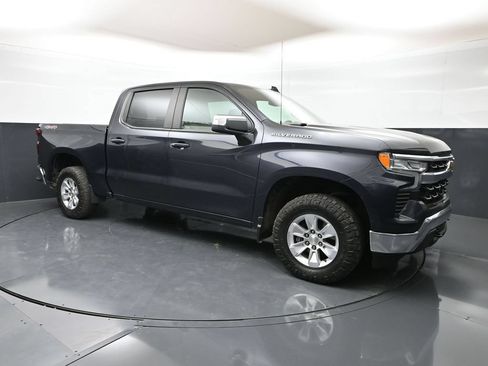 Used 2024 Chevrolet Silverado 1500 LT AWD/4WD image 30