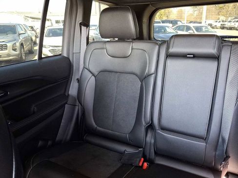 Used 2025 Jeep Grand Cherokee Altitude image 13