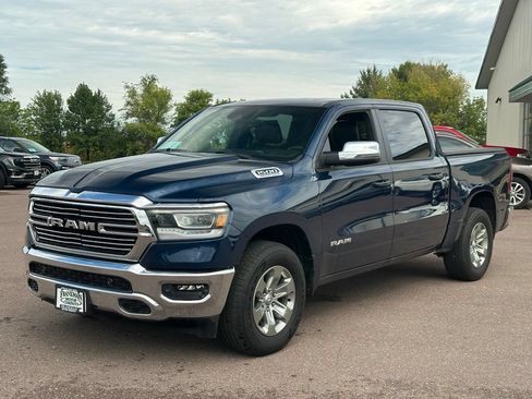 Used 2023 RAM 1500 Laramie AWD/4WD image 4