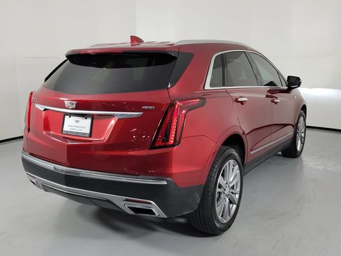 Certified 2024 Cadillac XT5 Premium Luxury w/ Technology Package FWD image 3