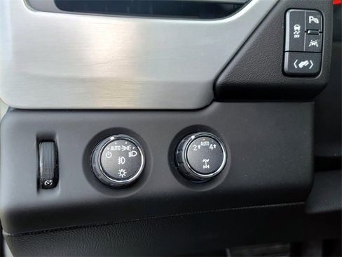 Used 2017 GMC Yukon XL SLT image 32