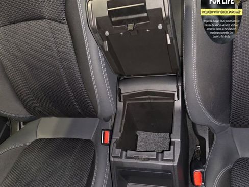 Used 2023 Subaru Forester Premium image 31