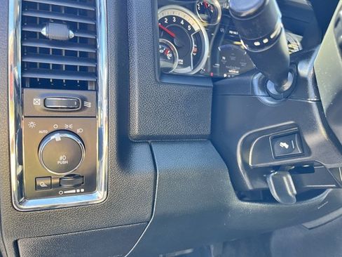 Used 2015 RAM 1500 Laramie w/ Convenience Group AWD/4WD image 18