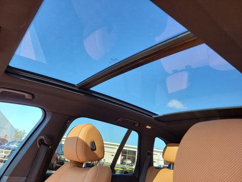 Used 2024 BMW X5 xDrive40i w/ M Sport Package image 31