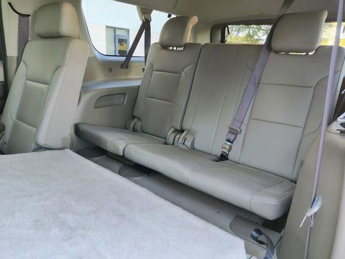 Used 2019 Chevrolet Suburban LT image 14