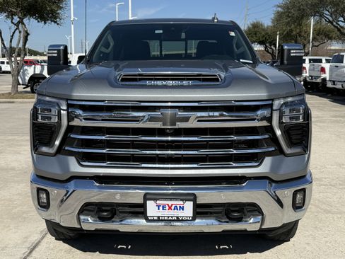 Used 2024 Chevrolet Silverado 2500 LTZ w/ LTZ Convenience Package image 10