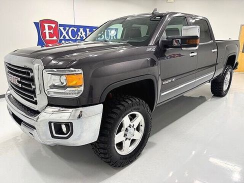 Used 2015 GMC Sierra 2500 SLT w/ Suspension Package, Off-Road image 5
