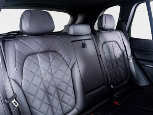 Used 2024 BMW X5 M60i w/ Climate Comfort Package image 32